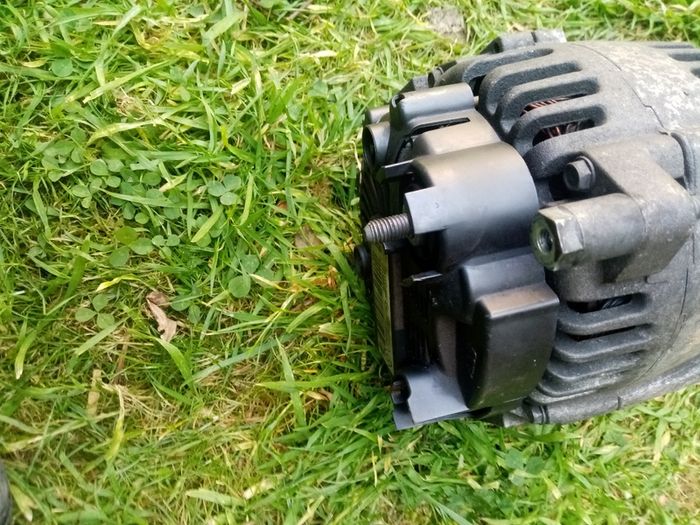 nissan tiida alternator