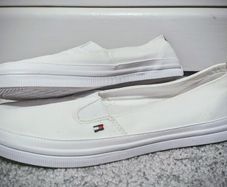 Tommy Hilfiger shoes women size 6
