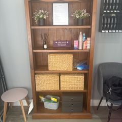 bookshelf
