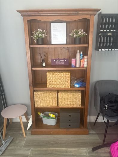 bookshelf