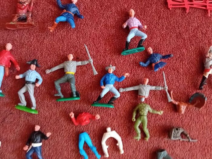 Timpo Cowboy & Indians Job Lot