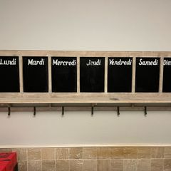 Chalkboard days of the week organiser