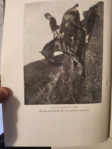 The Forward Press.  By Piero Santini. Sketches By Paul Brown. 1951 Second Edition Hardback In Good Condition. See Photos For Same.