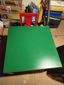 free kids chair and table