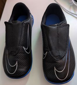 Boys Nike Mercurial boots 10.5