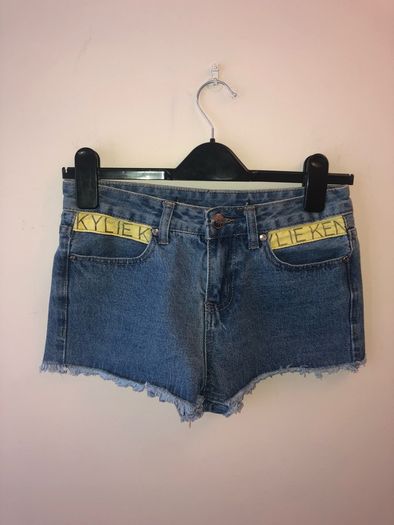 Kendall & Kylie shorts (size 6)
