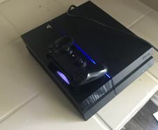 ps4 original with 1 controller,cables.