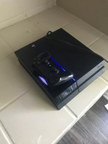Original PS4 with 1 controller,cables Jailbroken 12.00
