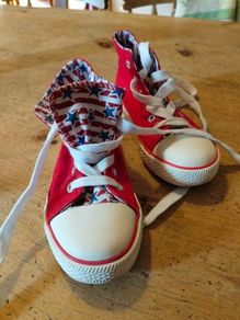 Youths high top trainers, great condition. Stars and stripes lining inside.