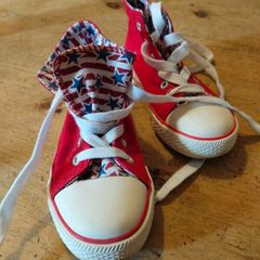 Youths high top trainers, great condition. Stars and stripes lining inside.