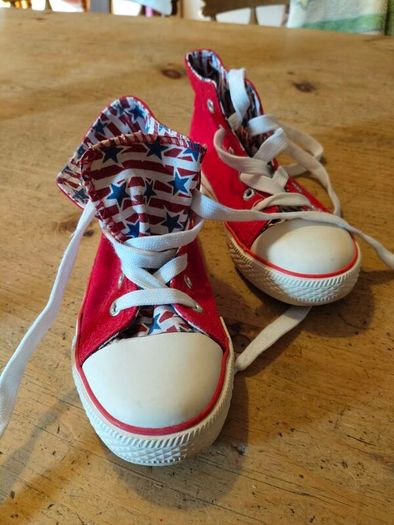 Youths high top trainers, great condition. Stars and stripes lining inside.