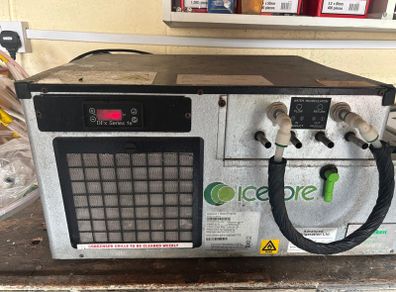 Beer cooler + Taps