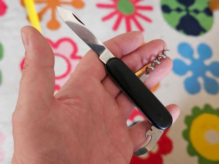 Vintage Victorinox Discontinued Bartender 1980s 84mm model Swiss Army Knife Collectable