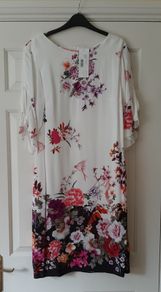 New beautiful frill sleeve print dress