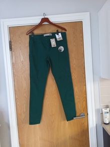 Denim &  Co Bottle  Green Push Up  Jeggins.   S.14.  B.N.W.T