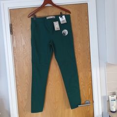 Denim &  Co Bottle  Green Push Up  Jeggins.   S.14.  B.N.W.T