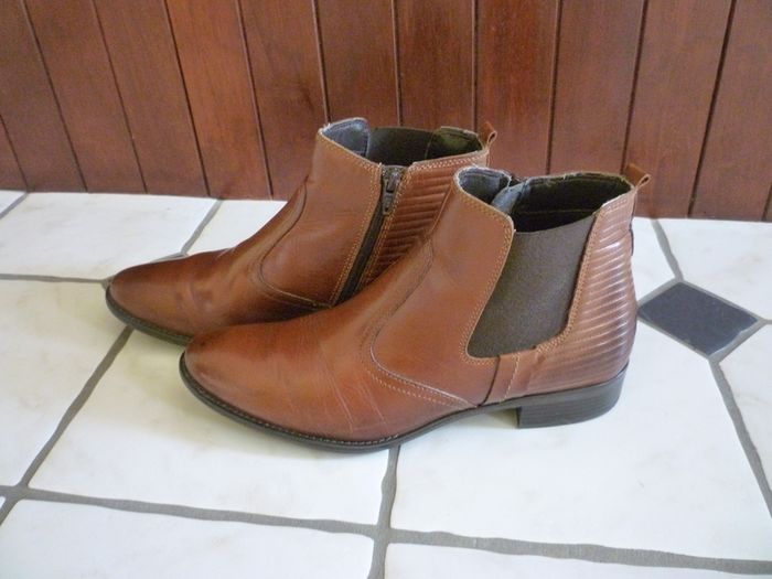 Brown Leather Chelsea Ladies Boots.  Side Zip. Colour Saddle Brown. Brand Ellen Blake.  Size Uk 6 / Eu 39.   In Very Good Condition. Quality Leather