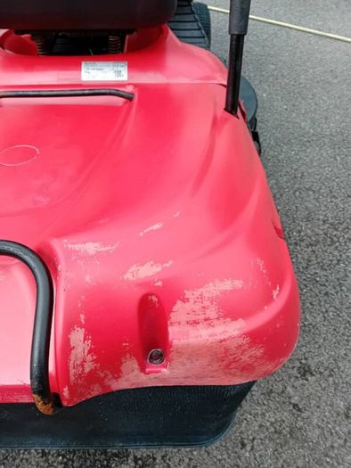 Ride on lawnmower