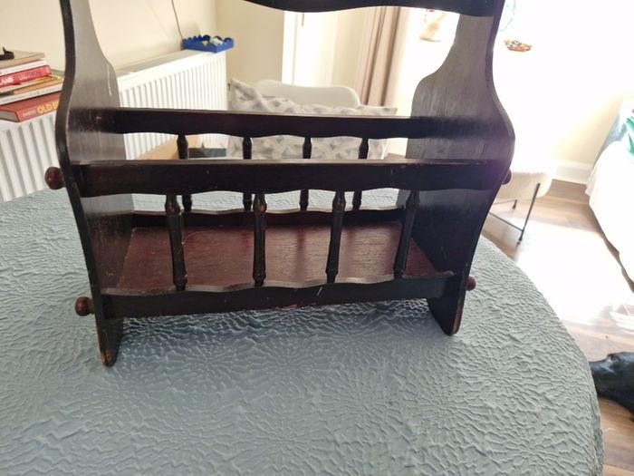 Magazine holder