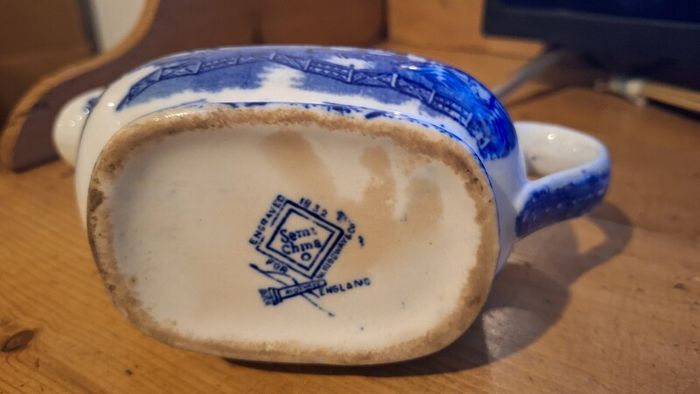 Willow pattern gravy boat