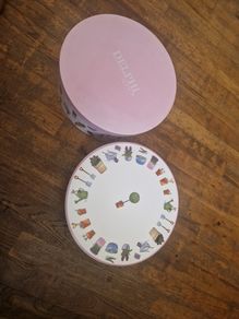 ceramic cakestand