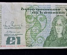 Ireland 1989 Queen Medb (KDK) 1 Pound Banknote