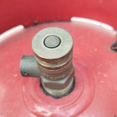 Gas cylinder