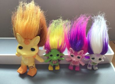 4 Small Zelf troll figures