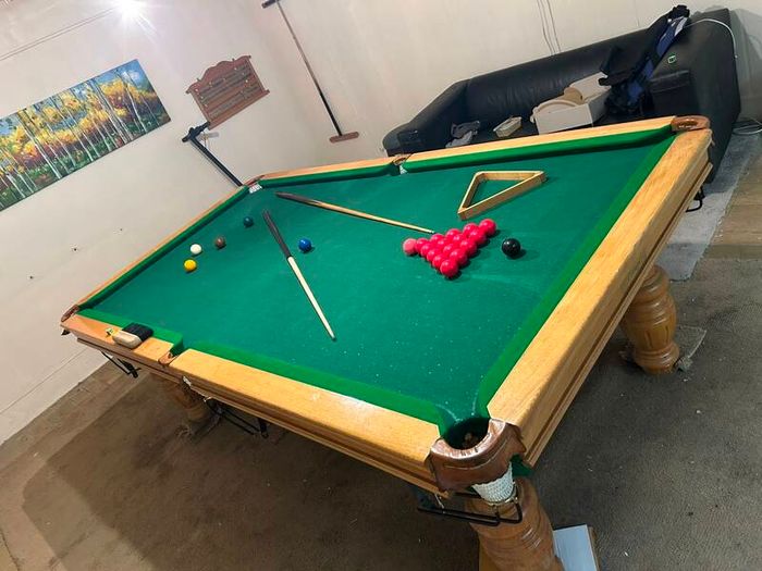 snooker table
