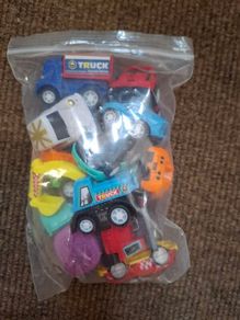 City puzzles, activity book, 6 vehicles