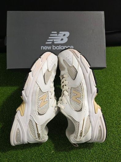 New Balance 530 Junior trainers UK 4.5 / EU 37.5