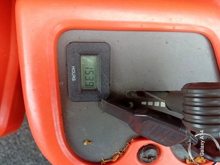 Ride on lawnmower