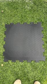 10mm thick interlocking rubber matting 60cm x 60cm. 40 mats in total