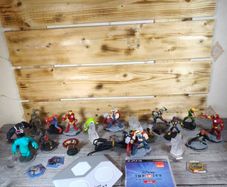 playstation 3 disney infinity 2.0 game with figures