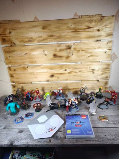 playstation 3 disney infinity 2.0 game with figures