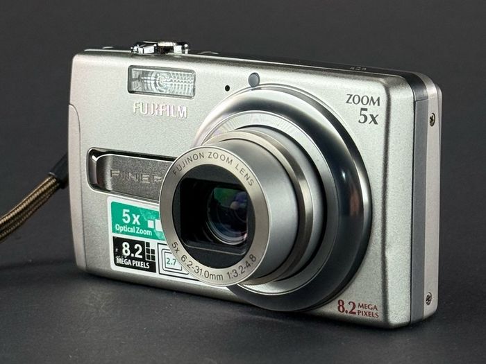 Fujifilm FinePix J50  compact digital camera