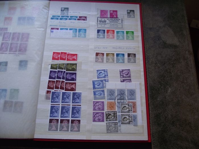Collection of Mint Elizabeth II stamps, blocks and strips (1946-1990s)