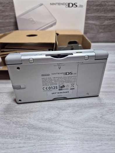 Boxed Nintendo DS Lite Silver - Very Good Condition - 3 Game Official Charger