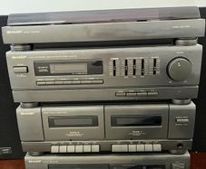 Sharp Stereo System with 2 speakers