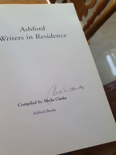 Ashford Writers In Residence In Very Good Condition From Pet Smoke Free Home Lots Of Books Listed For 1 2 3 Euro
