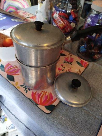 Vintage pots x 2