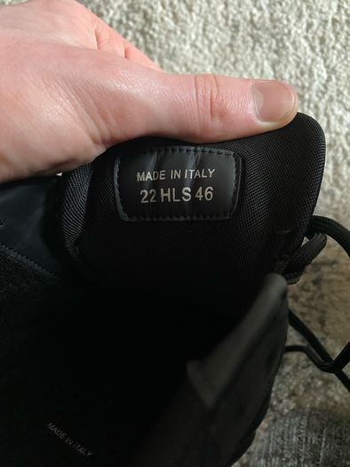 Dior B22