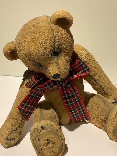 Vintage Kensington Holly Grove Resin Bear