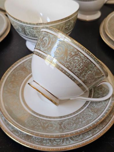 Royal Doulton "English Renaissance" Tea Set
