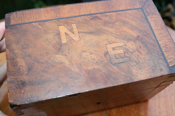 Vintage Wooden Jewelry Box 6,4" x 4" H-4"