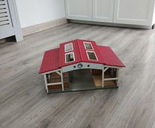 Schleich horse stable/barn