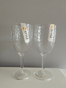2x Plastic Picnic Honeycomb Design Wine Glasses