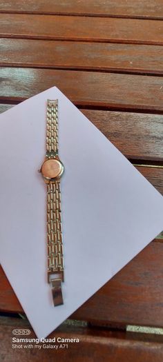 ladies watch swing quartz ,working prefect,,price includes post to anywhere in Ireland thank you, see pictures for condition, used
