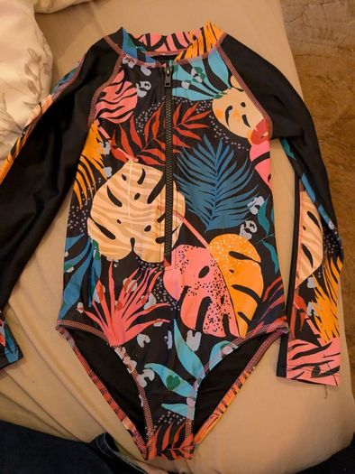 Girls swimsuit