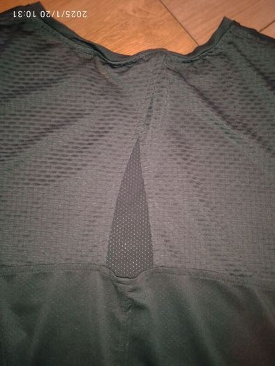 womens sports top